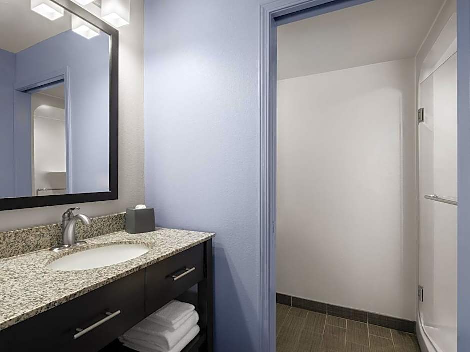 Garner Topeka West By IHG