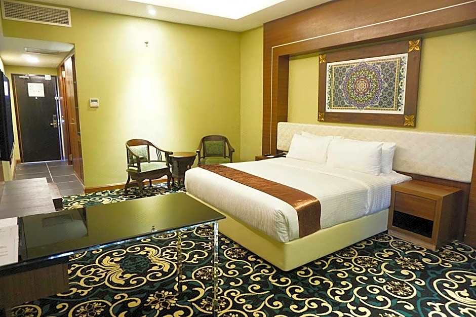Mudzaffar Hotel
