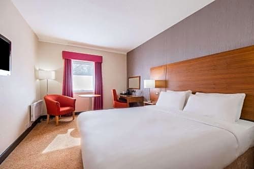 Clarion Cedar Court Wakefield Hotel