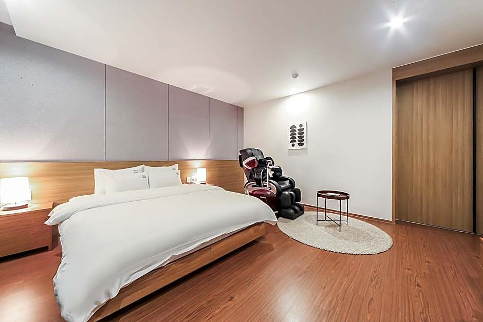 BLANC Business Hotel