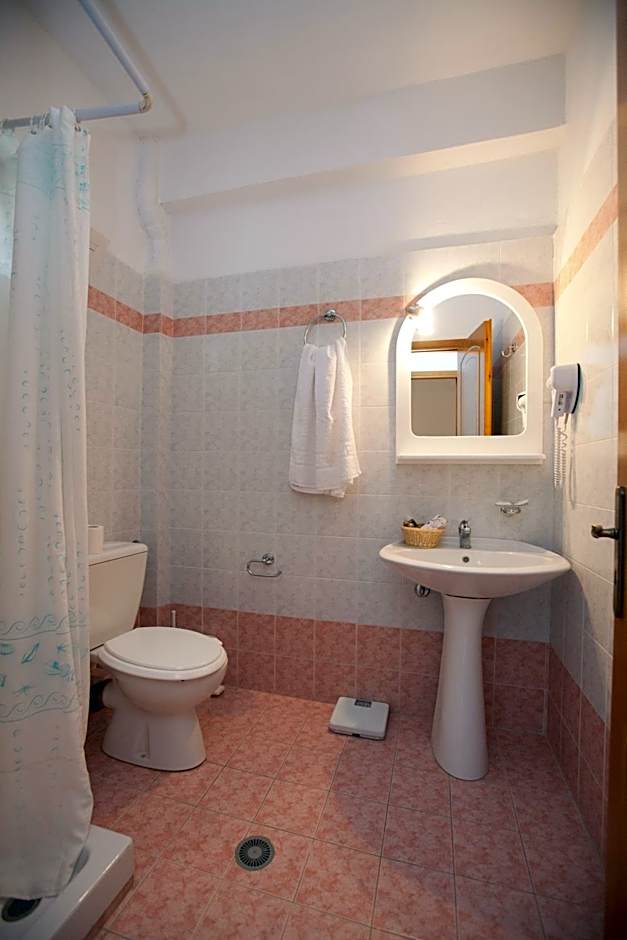 Yiouli Hotel