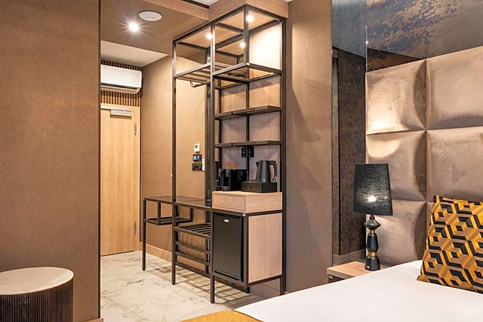 Art Suites Luxury Hotel