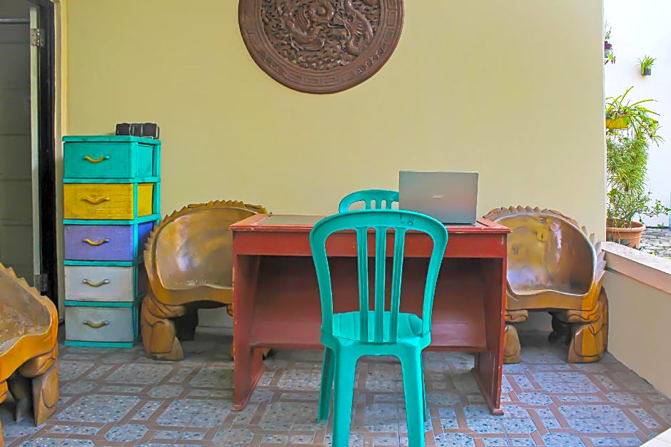 OYO Life 92593 Penginapan Sultan Haji 1