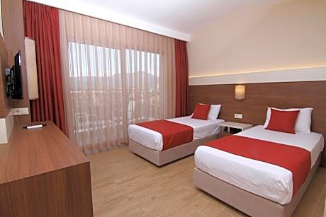 Triple Room with Sea View