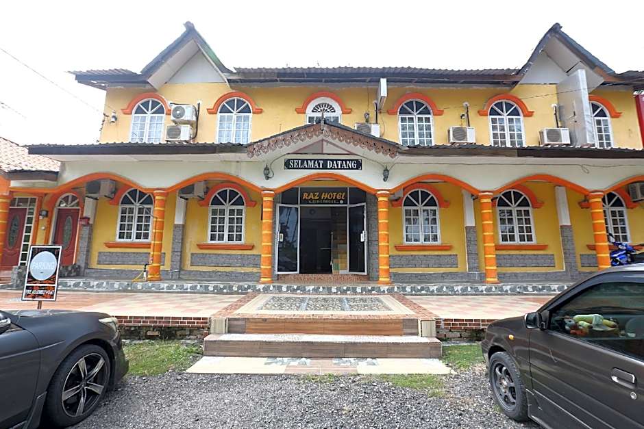 OYO 89819 Raz Hotel Kelulut