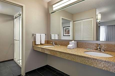 Courtyard by Marriott Charlotte Matthews