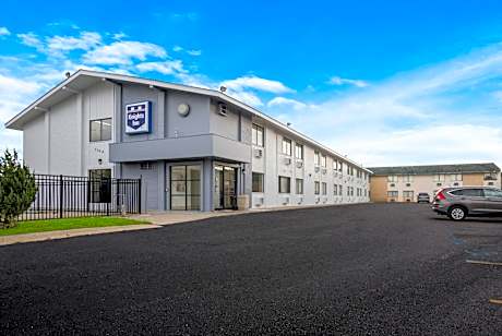 Knights Inn Grand Rapids East