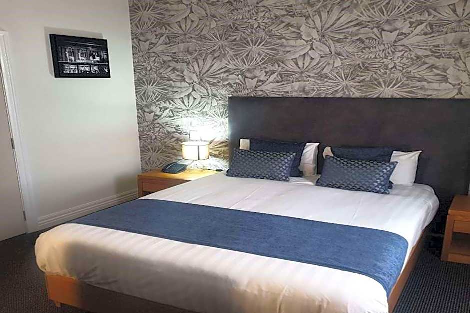 Ramada by Wyndham Hamilton City Center