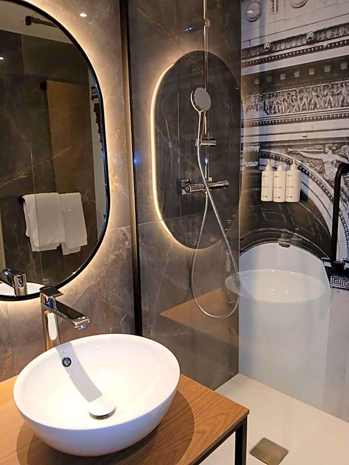 Golden Tulip Paris CDG Airport  Villepinte