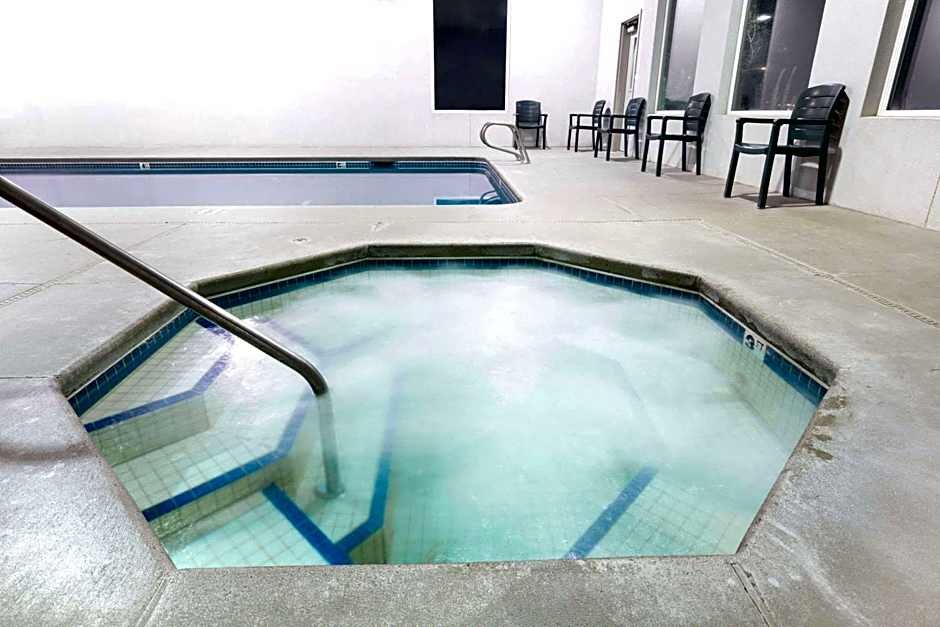 Super 8 by Wyndham Redmond