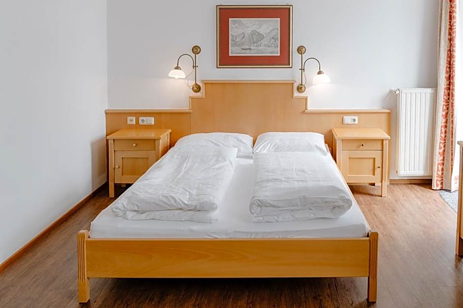 Romantik Residenz (Ferienwohnungen Hotel Im Weissen Rössl) - Dependance