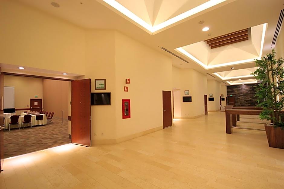 Holiday Inn Leon Plaza Mayor By IHG