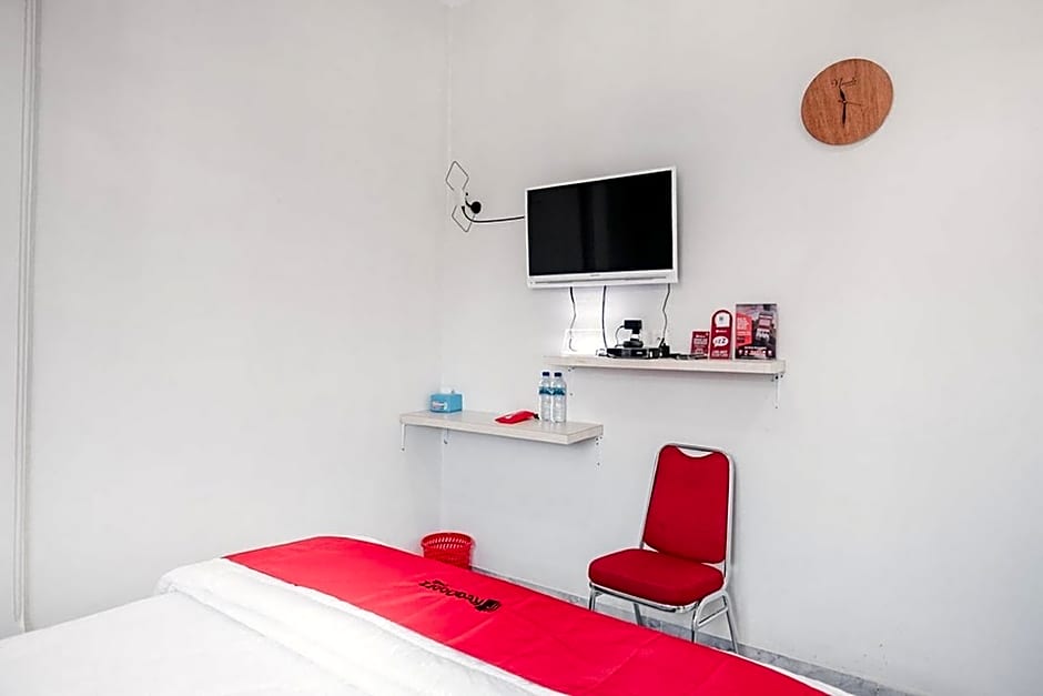 RedDoorz @ Jalan Narada Lampung