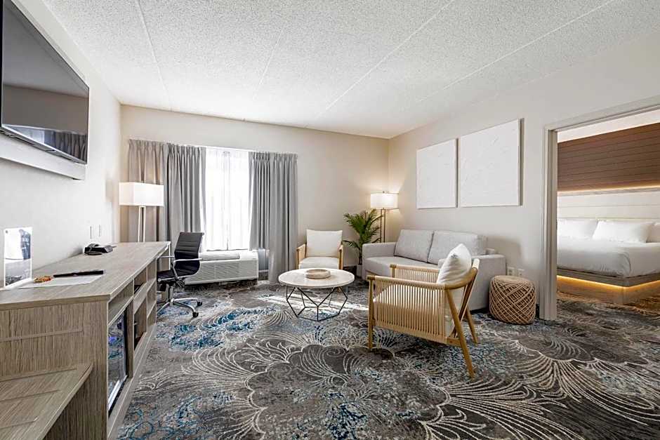 Oakfield Inn & Suites Rochester, an Ascend Collection Hotel