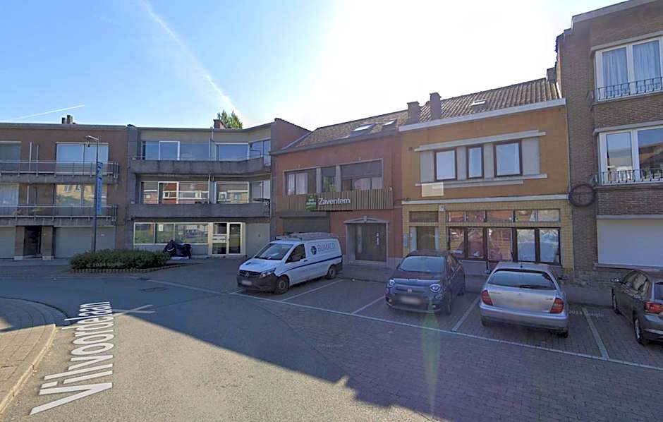 Skyway airport apartments