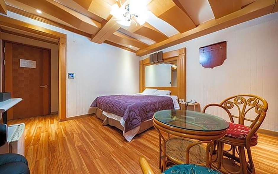 Gongju Hotel del Luna