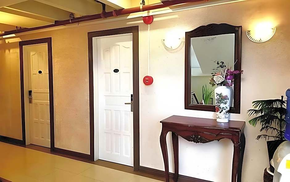 RedDoorz Plus @ Roxas Street Davao