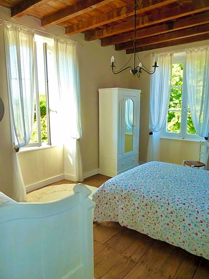 A L'Ombre Du Marronnier GITES