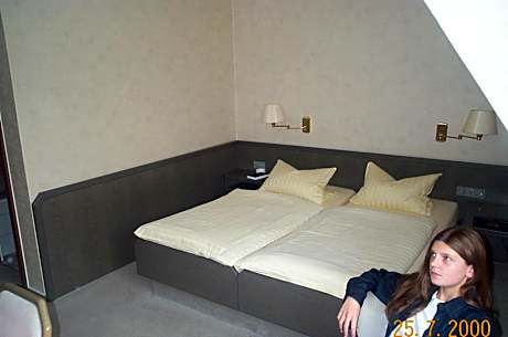 Deluxe Double Room with Shower
