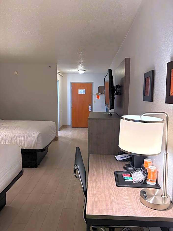 Clarion Inn and Suites Convention Center Kearney