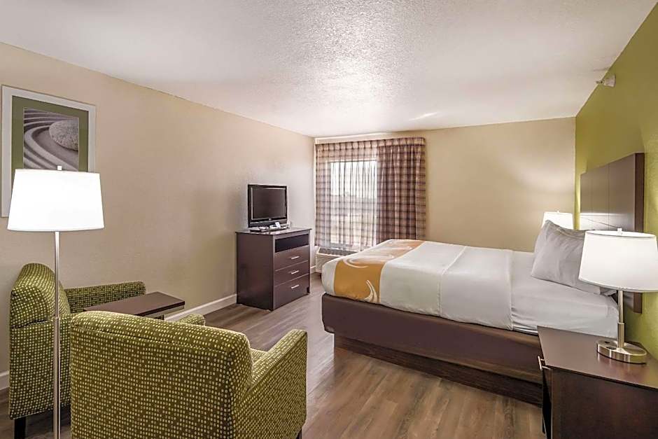 Quality Inn & Suites Quincy - Downtown