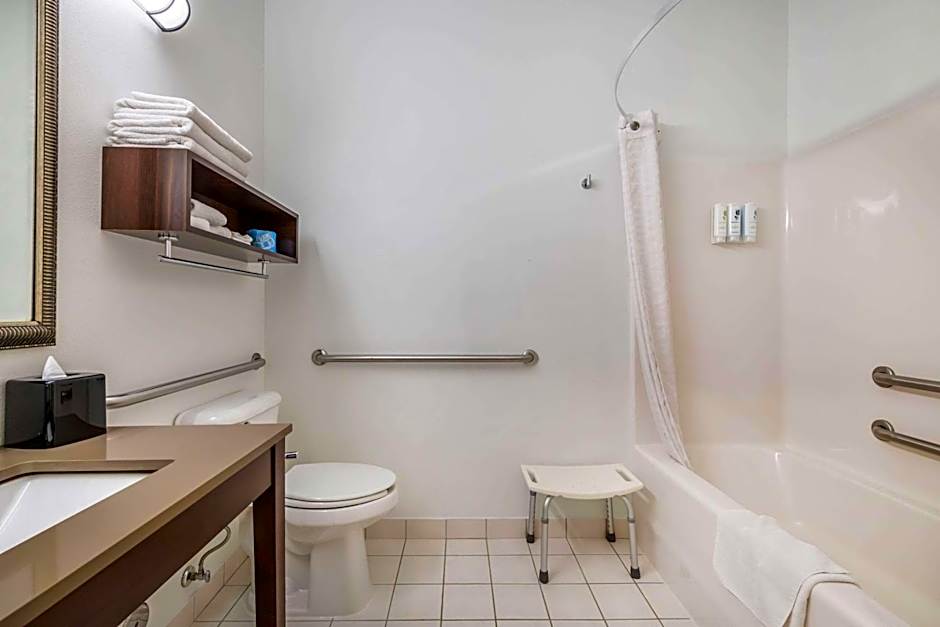 Country Inn & Suites by Radisson, Watertown, SD