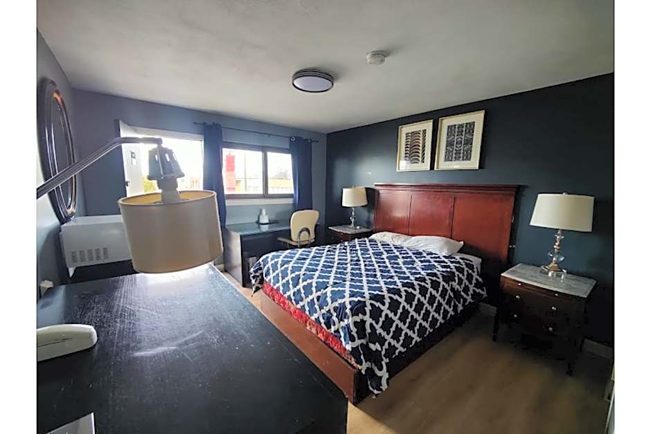 OYO Hotel Edgebrook Chicago North Shore