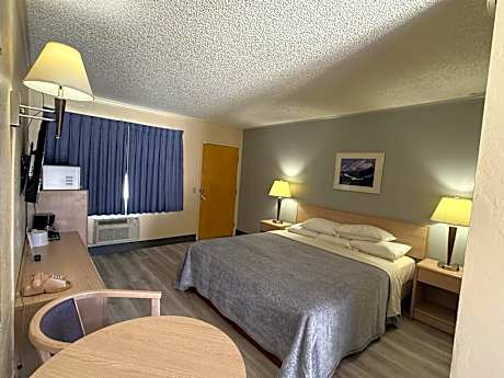 Deluxe King Room