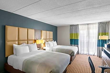 2 Double Beds  No Smoking
