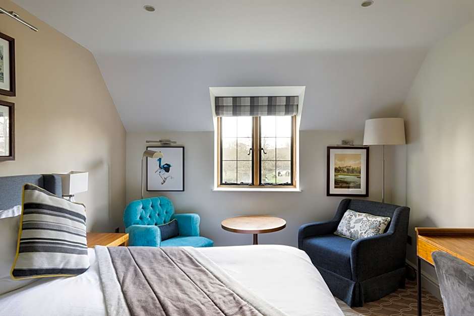 Photo 1 of 10 of Premium 1 King Bed, River View