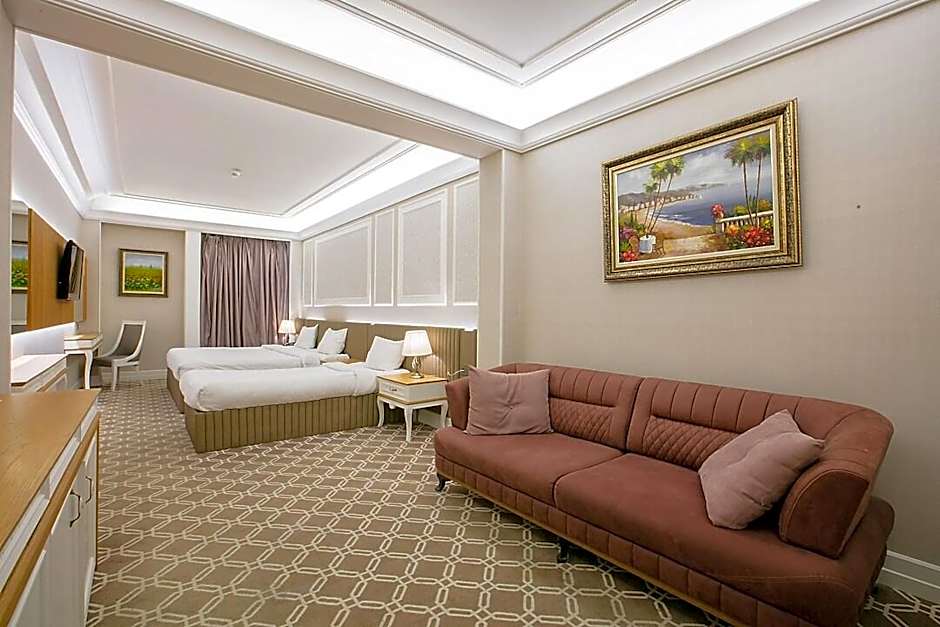 Theatrum Hotel Baku