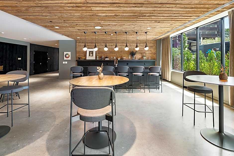 Luxury Apartments by Hyatus at The Asher