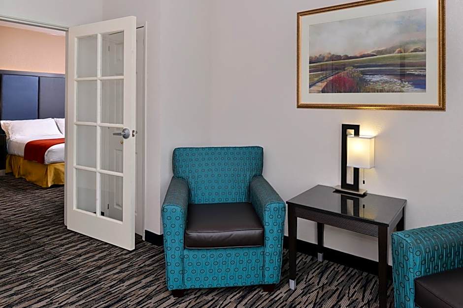 Holiday Inn Express Hotel & Suites Tacoma South - Lakewood By IHG
