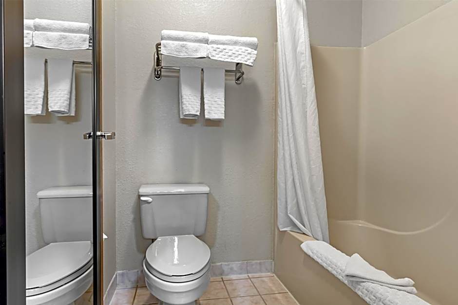 Best Western Teal Lake Inn