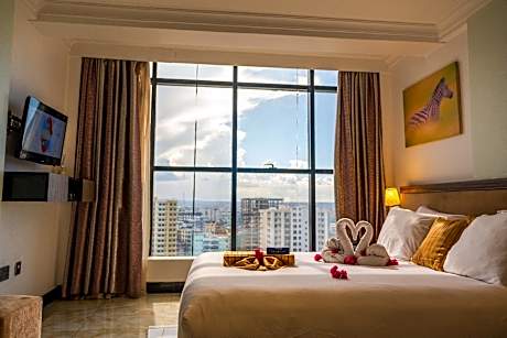 Junior Queen Suite 19th Floor