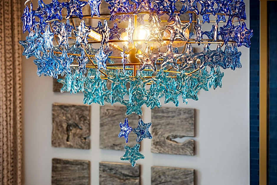 Fenwick Shores, Tapestry Collection by Hilton