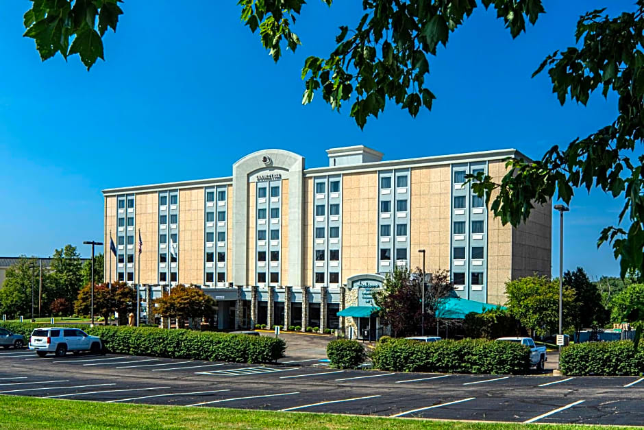 DoubleTree by Hilton Pittsburgh Airport