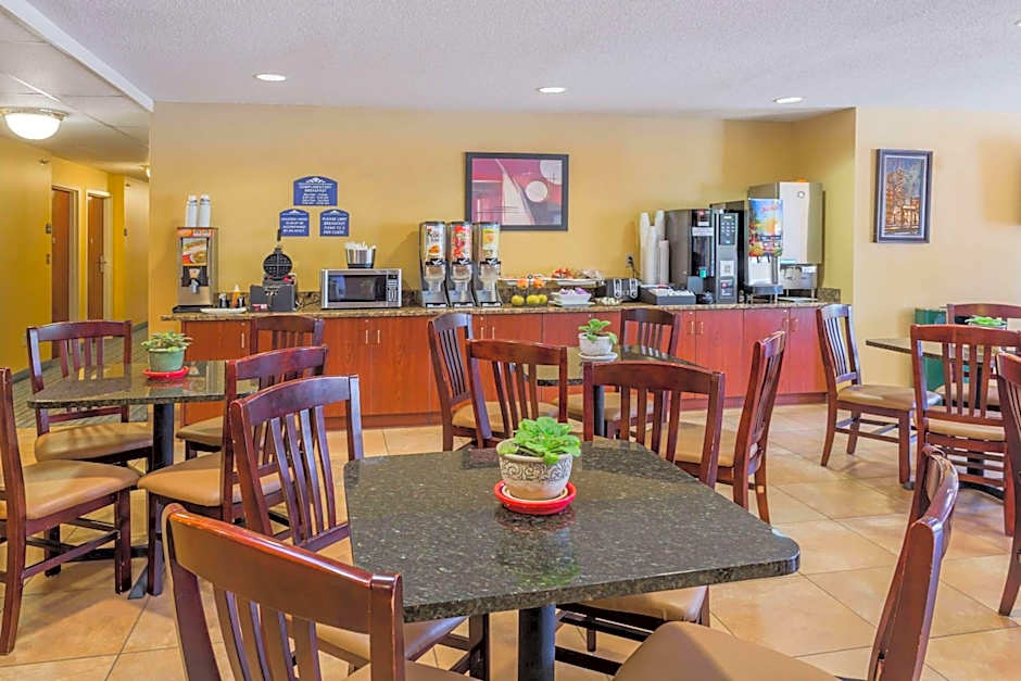 Microtel Inn & Suites By Wyndham Hillsborough