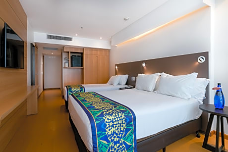 TRIPLE DELUXE - SEA FRONT VIEW