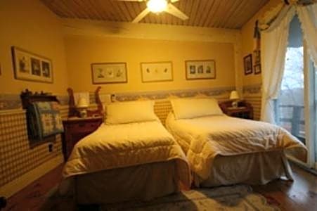 Stouffermill Bed & Breakfast