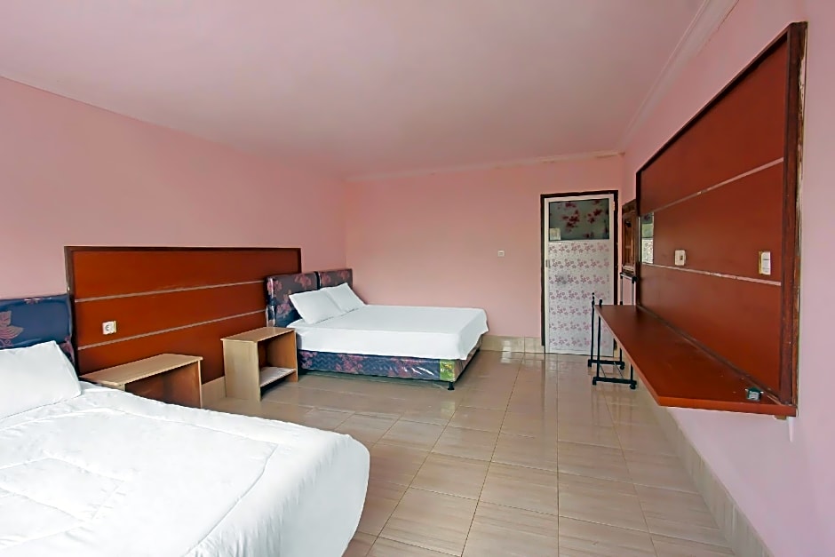 OYO 91744 Hotel Gemilang