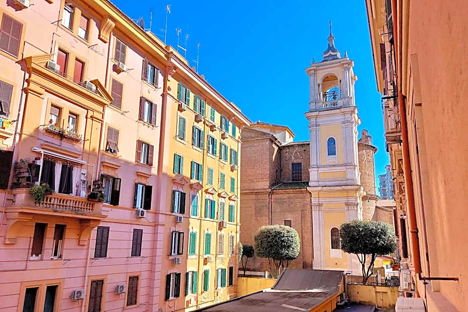 Opera Inn Suites - Rooms and Apartments