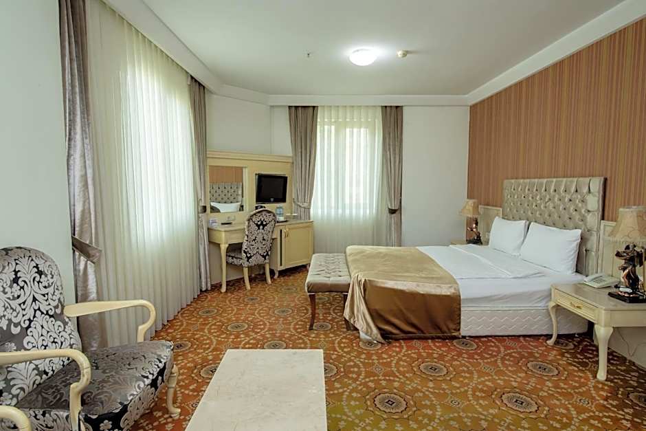 Atropat Old City Hotel