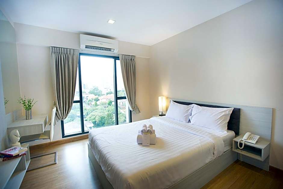 Photo 1 of 5 of Grand 1 Bedroom Suite, Pool View