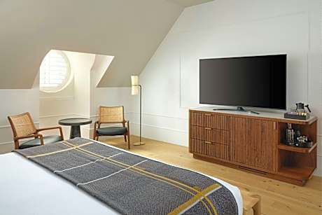 Historic, Studio Suite, 1 King, Downtown View