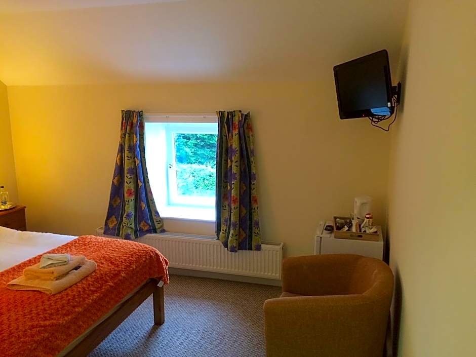 The Village Inn and Kirtle House B&B