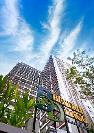 Beverly Dago Apartment