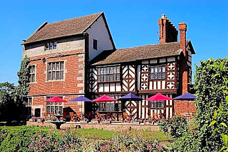 Albright Hussey Manor