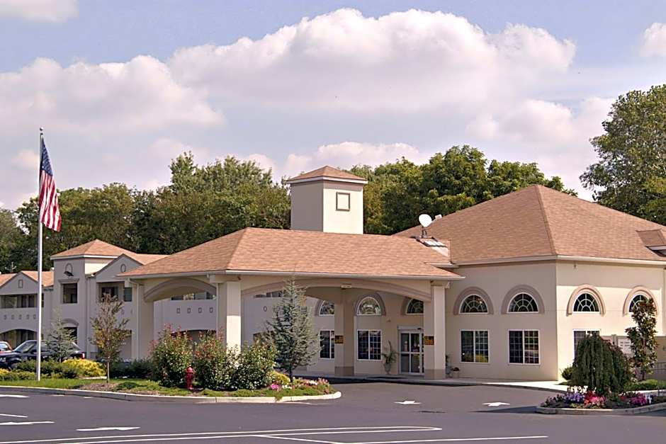 Days Inn & Suites by Wyndham Cherry Hill - Philadelphia