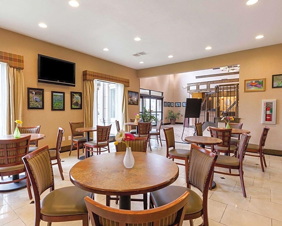 Comfort Inn & Suites